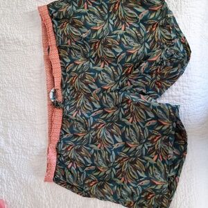 Sundance Multicolor Leaf-Print Women’s Shorts with Coral Waistband